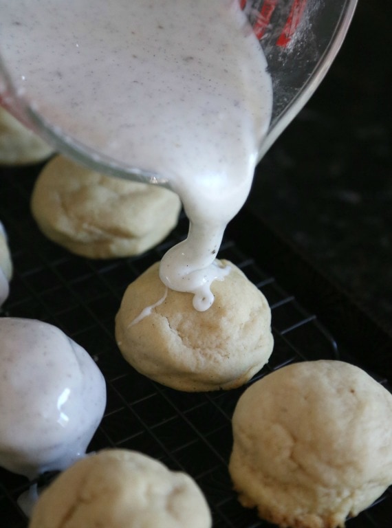 Glazing my tea cakes