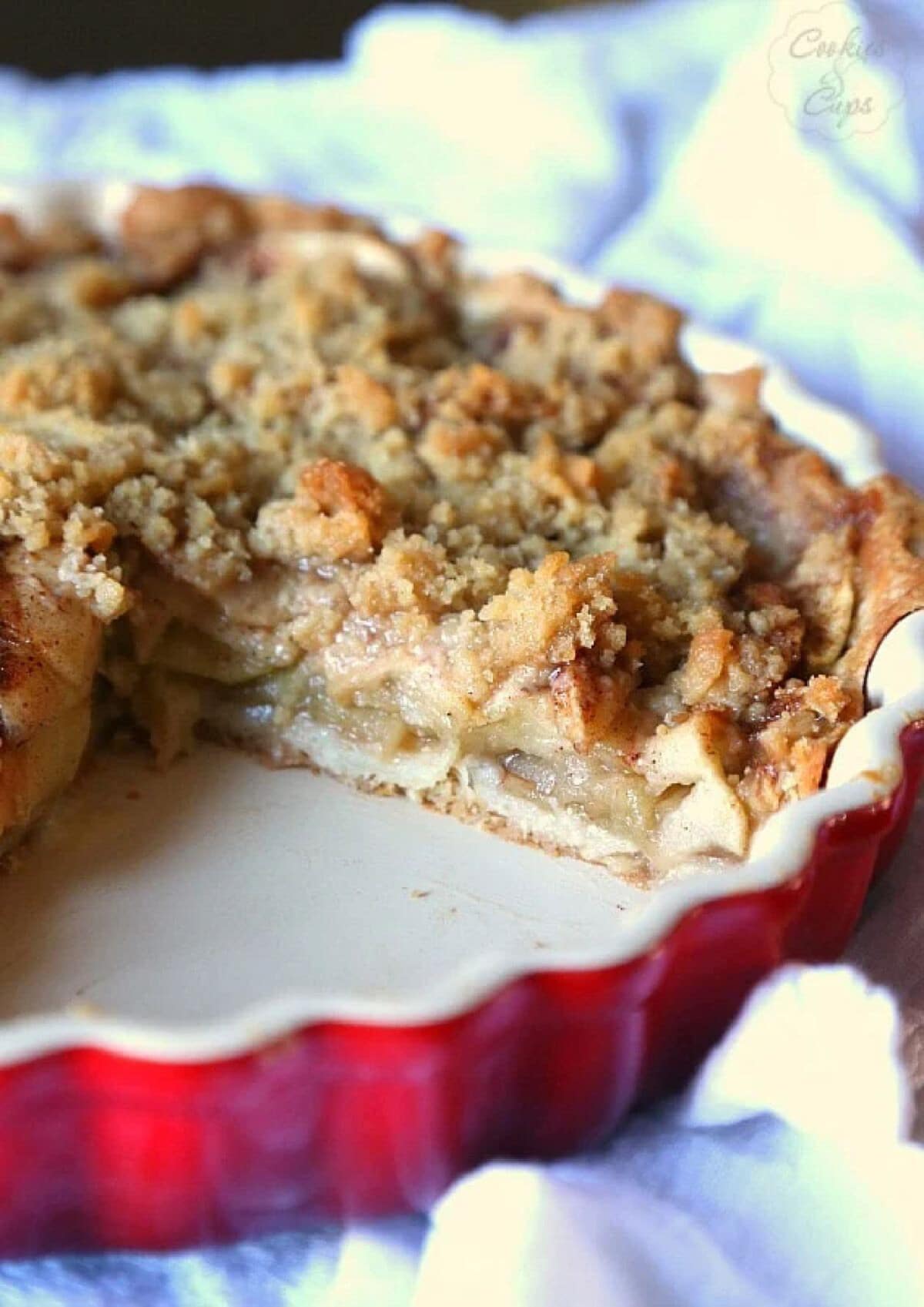 Simple Apple Crumble Tart | Cookies and Cups