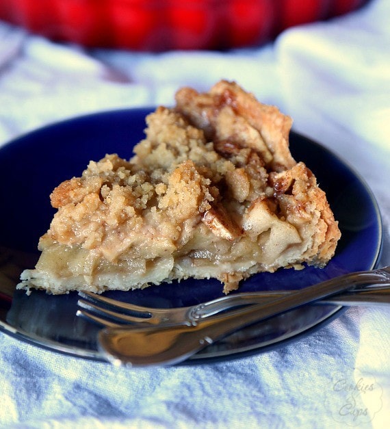 Image of a Slice of Apple Crumble Tart