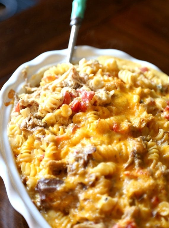 Carnitas Mac and Cheese...simple Slow Cooker Pork Carnitas mixed in to a creamy cheesy Mac and Cheese!