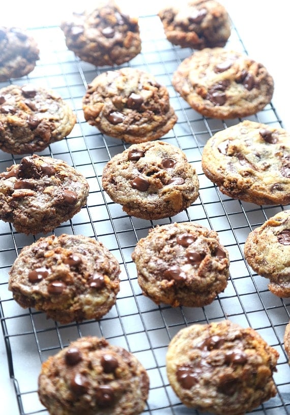 Crispy Bits Chocolate Chip Cookies...a SECRET Ingreidient that makes these cookies both crispy and soft all in one! PERFECTION!!