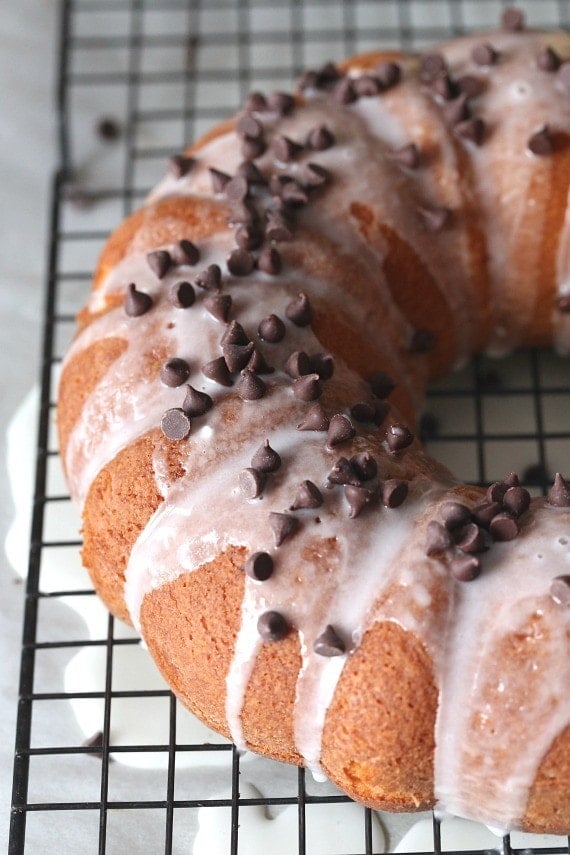 Crème-Filled Golden Bundt Cake Recipe 