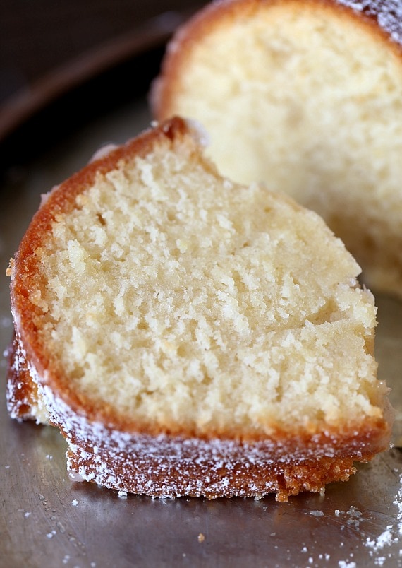 Kentucky Butter Cake a moist, dense vanilla pound cake thats even better on  the second day. : r/Baking