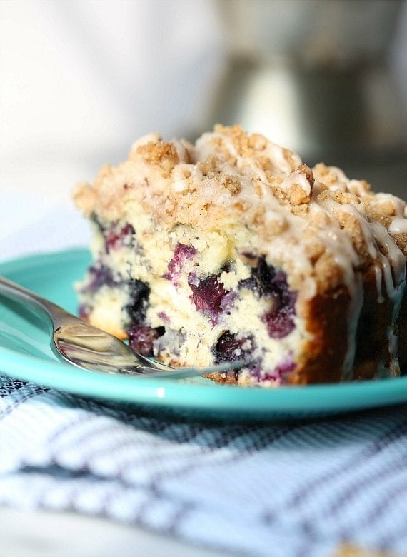 Blueberry Muffin Cake - Cookies and Cups