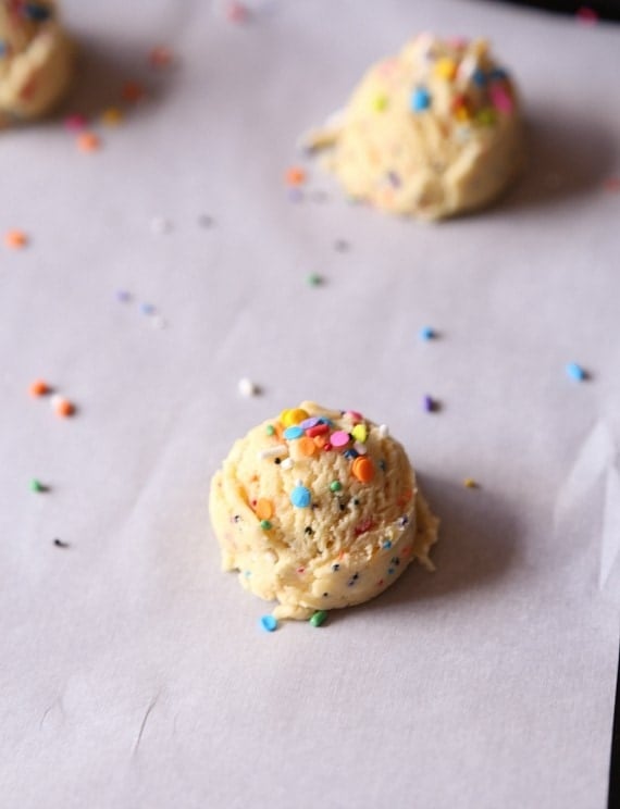 These SUPER SOFT Sprinkle Pudding cookies are so so easy and loaded with vanilla flavor!