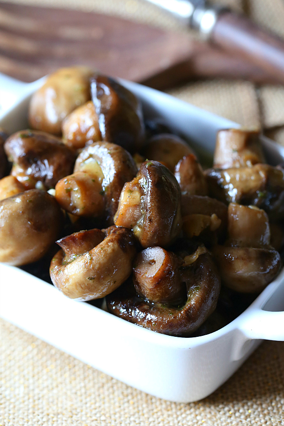 Slow Cooker Garlic Ranch Mushrooms Cookies and Cups