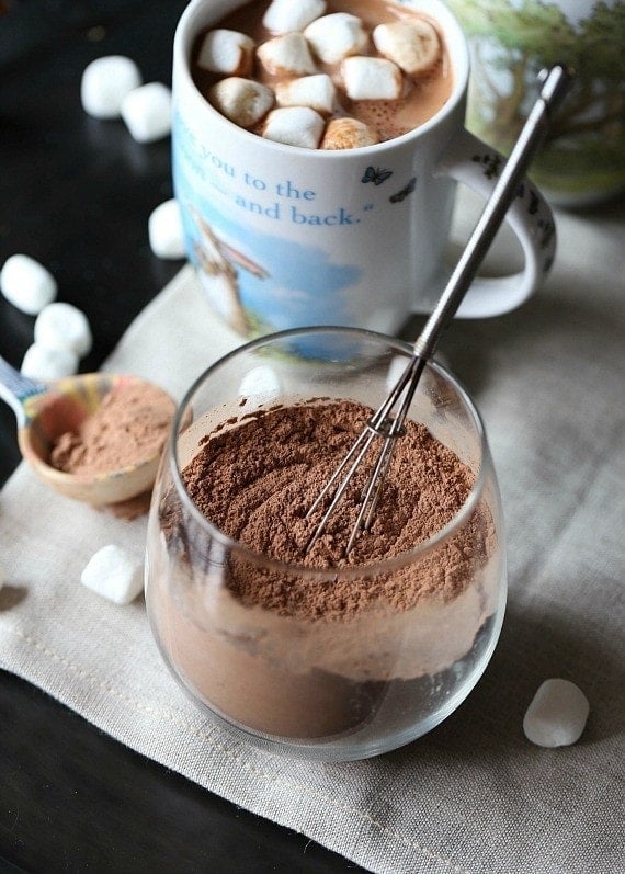 Homemade Hot Chocolate Mix - Cookies and Cups