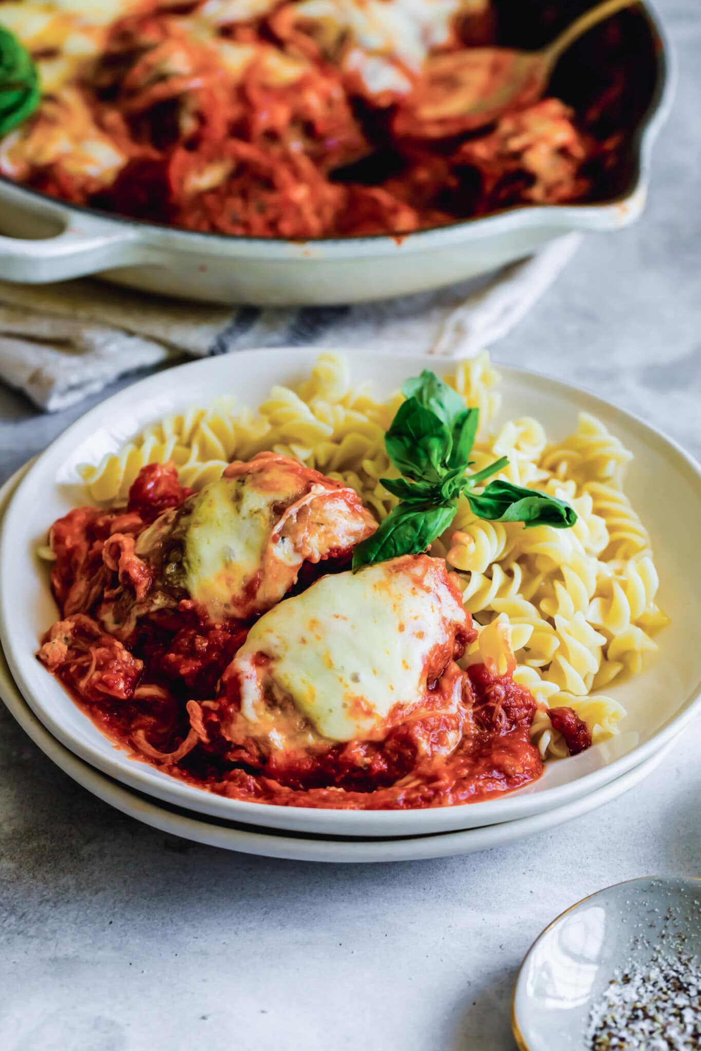 Easy Cheesy Skillet Chicken Parmesan Recipe | Cookies and Cups