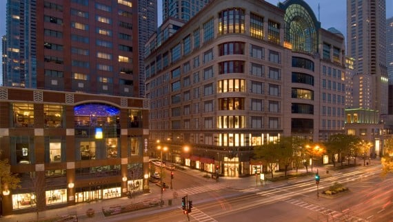 chidtn-omni-chicago-hotel-exterior-3