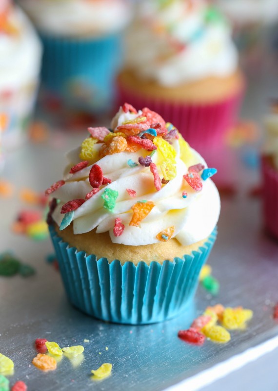 Adorable Fruity Pebble Cupcakes!