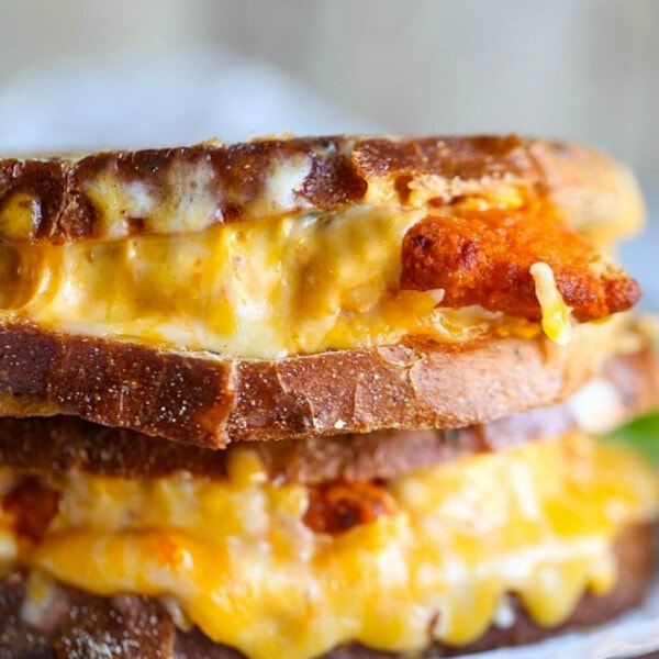 Easy Buffalo Chicken Grilled Cheese Recipe | Cookies & Cups