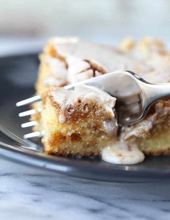 cinnamonrollcakefork