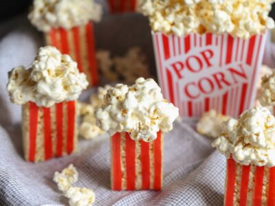 Krispie Treat Popcorns... a simple treat that would be adorable for a movie party!