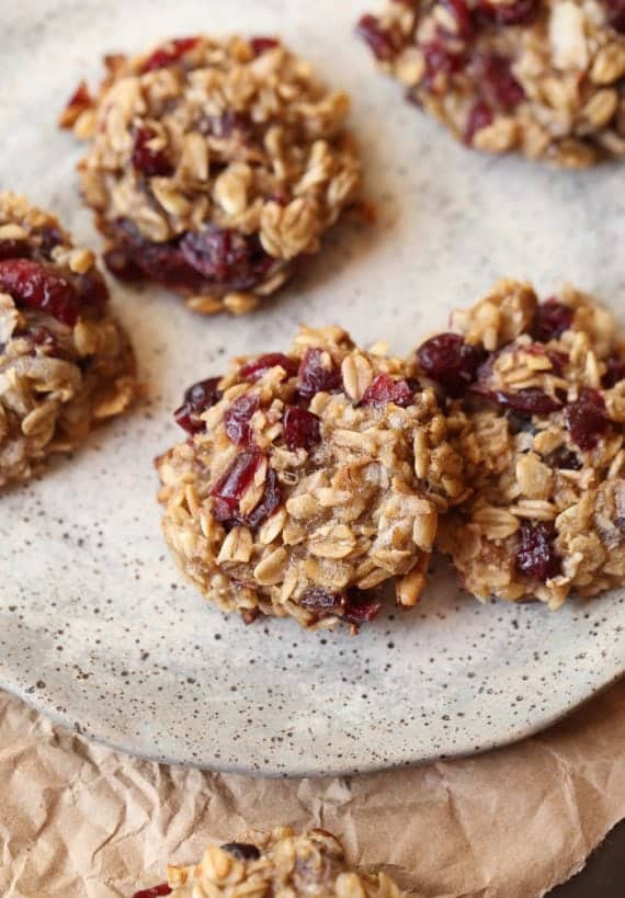 Healthy Banana Oatmeal Cookies | Cookies and Cups