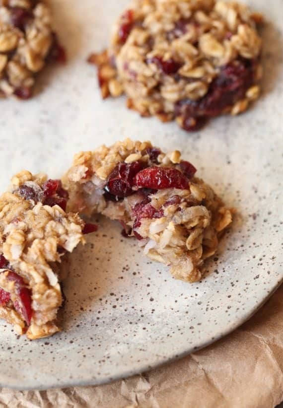 Healthy Banana Oatmeal Cookies | Cookies and Cups