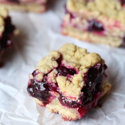 Blueberry Crumble Bars - Cookies and Cups