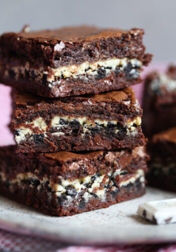Cookies and Cream Stuffed Brownies! Soft, Fudgy Brownies filled with white chocolate cookies and cream bars!