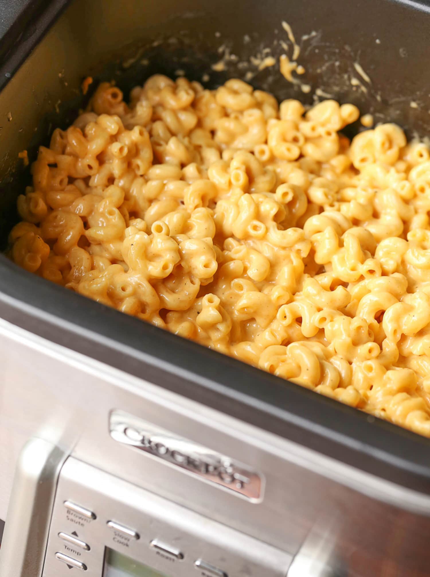 Makkaroni und Käse in einem Crock Pot gekocht