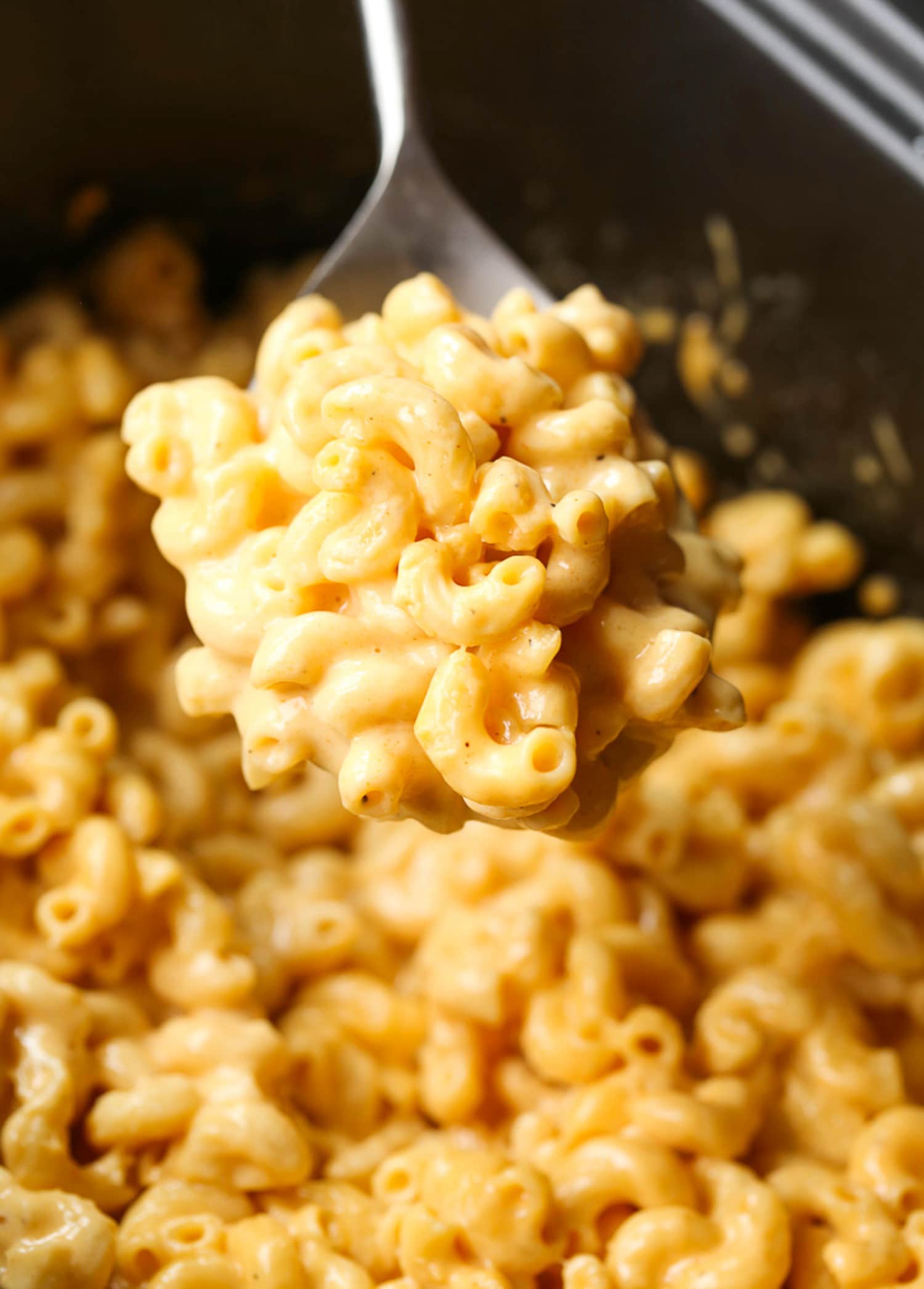 Slow Cooker Garlic Mac and Cheese Recipe