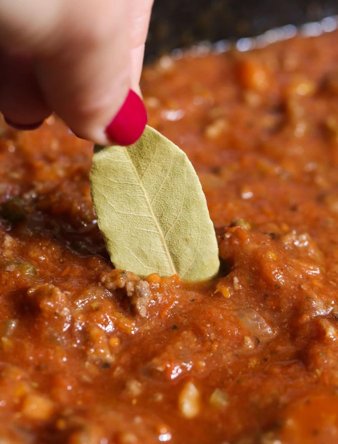 Dried basil leaf in bolognese sauce 