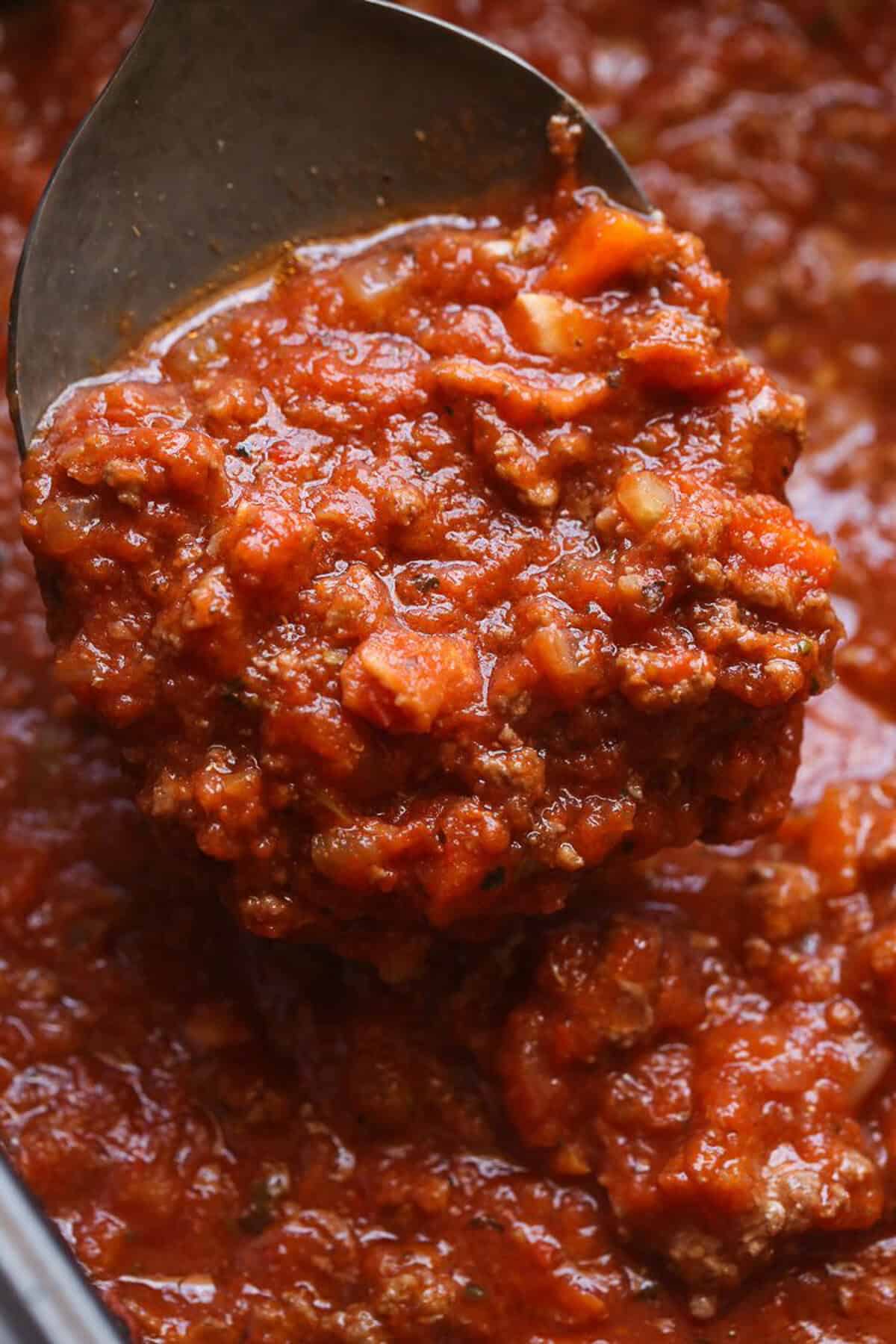 Easy Bolognese sauce ready in less than a hour