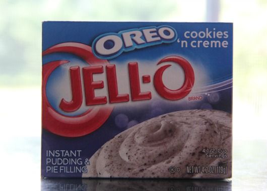 A box of Jello Oreo cookies 'n creme pudding mix