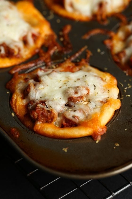 Easy Pizza Muffins An Easy Weeknight DInner Idea Cookies and Cups