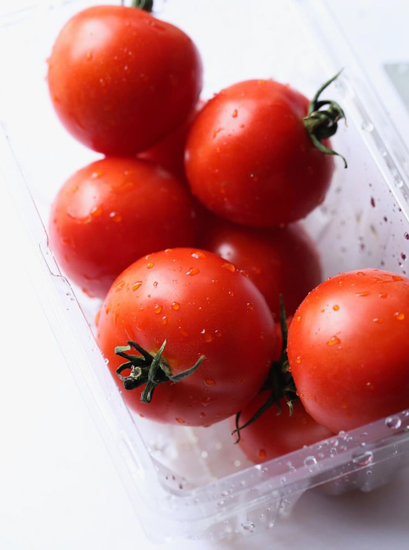 Washed tomatoes for sauce