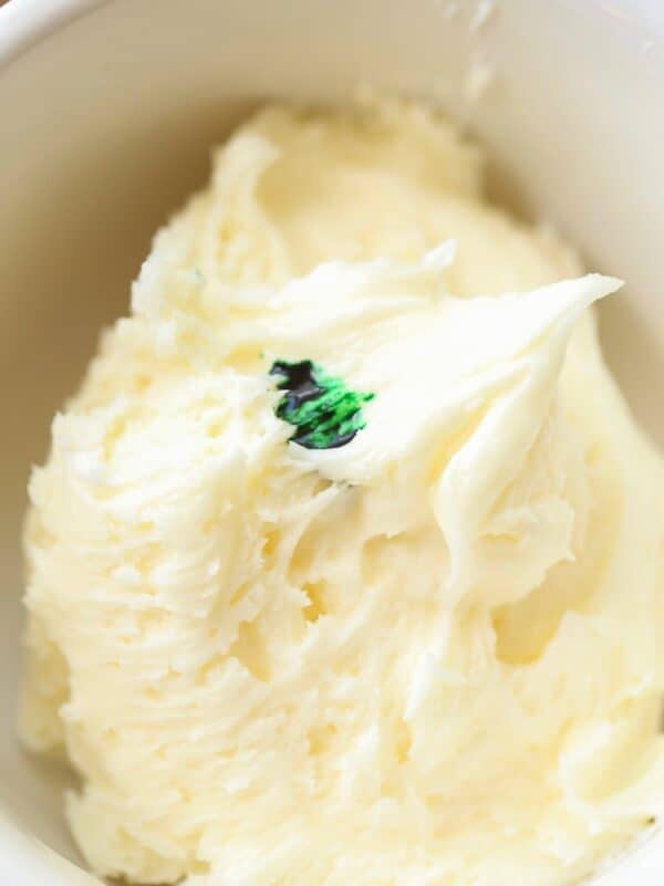 Homemade Mint Chocolate Chip Frosting Cupcake/Cake Frosting Recipe