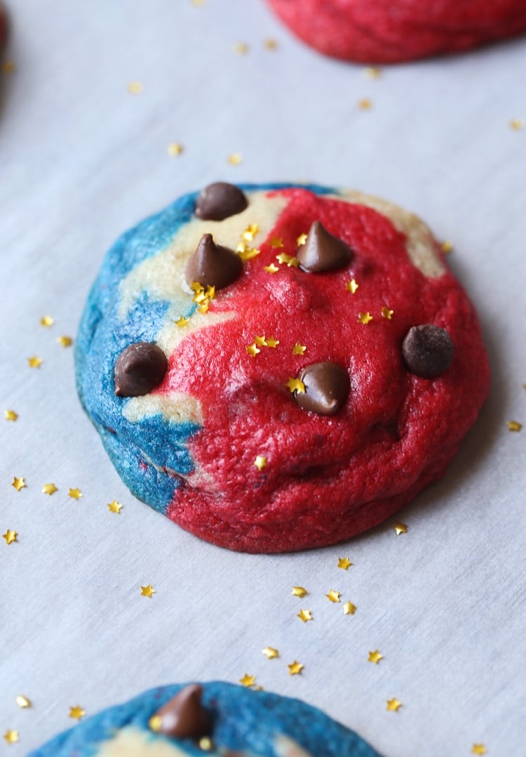 How to make red white and blue Patriotic Chocolate Chip Cookies