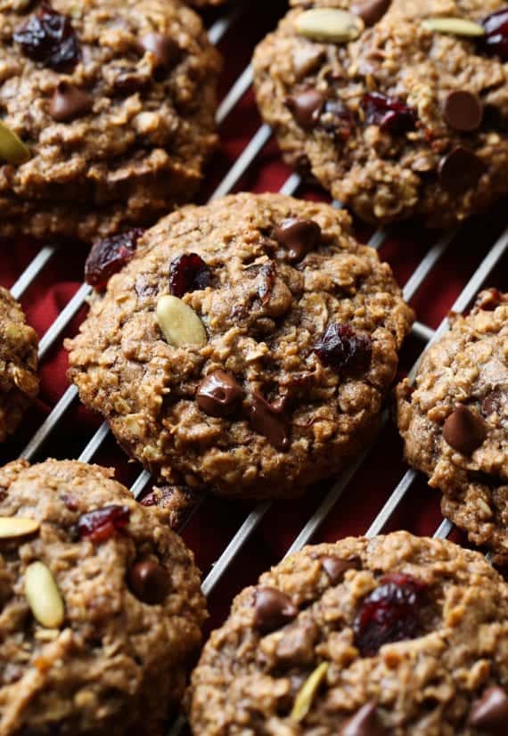 Autumn Spice Cookies are packed with oats, pumpkin seeds, chocolate chips, Craisins, and pumpkin spice! Autumn in every bite!