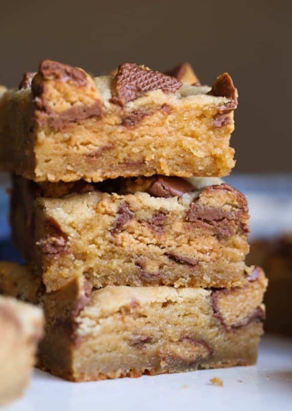 Peanut Butter Blondies | Cookies and Cups