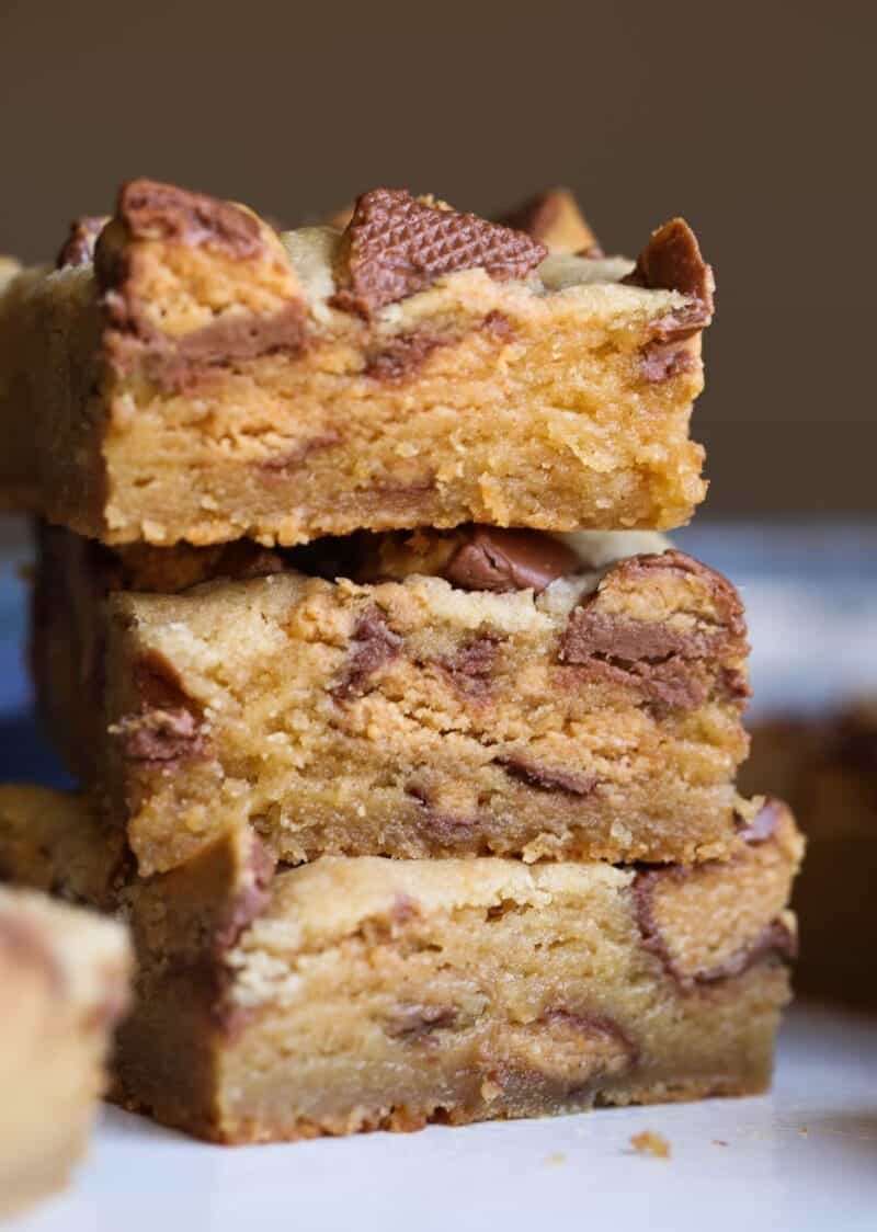 peanut butter cup blondies