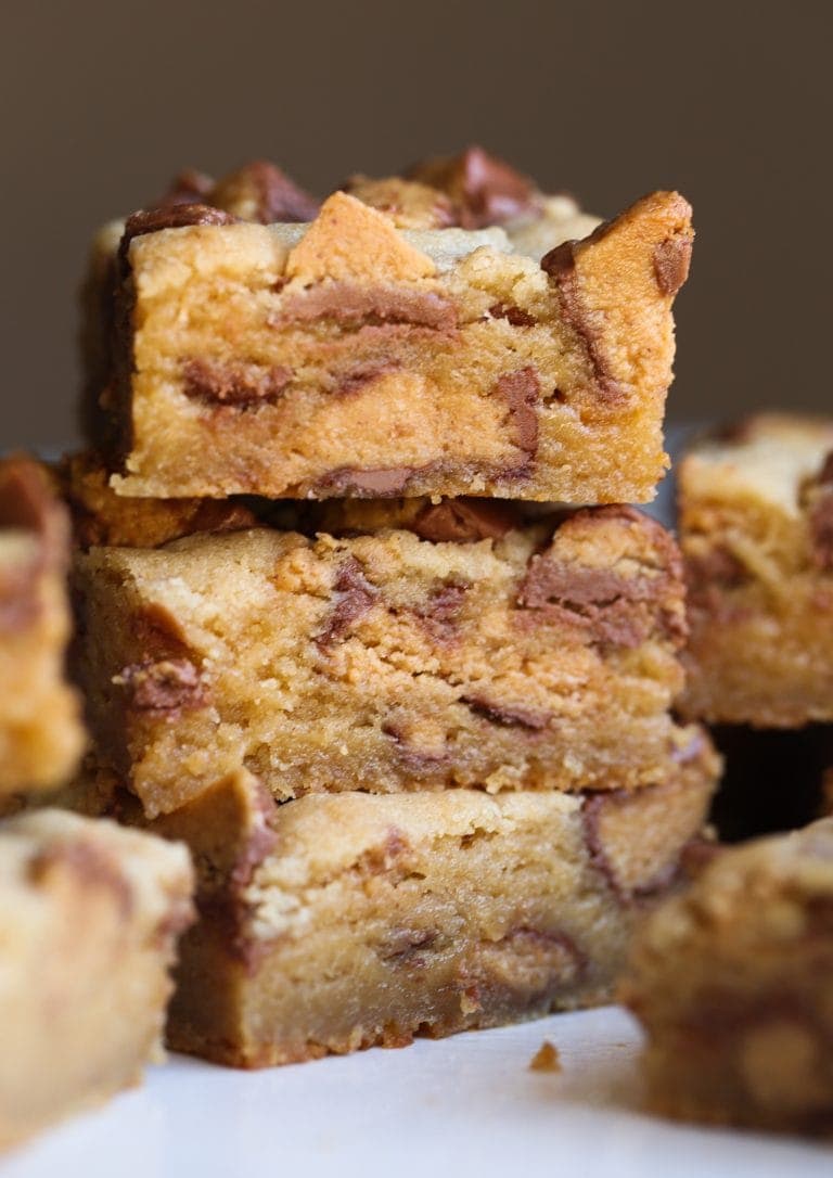 Peanut Butter Blondies | Cookies and Cups