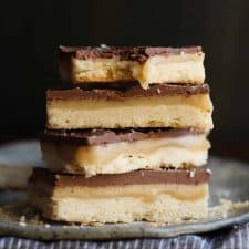 Chocolate Caramel Shortbread Bars-image