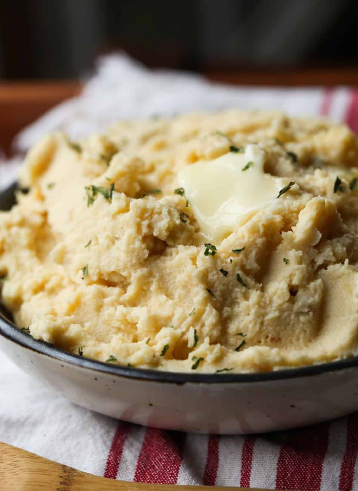 Crockpot Mashed Potatoes Recipe | Cookies and Cups