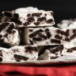 Cookies and Cream Marshmallow Bars are an easy no bake dessert with only 3 ingredients!