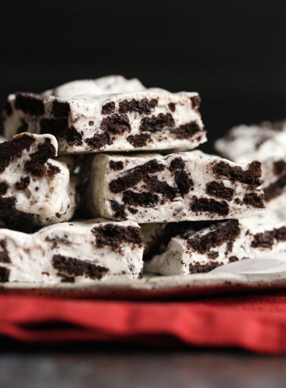 Cookies and Cream Marshmallow Bars are an easy no bake dessert with only 3 ingredients!