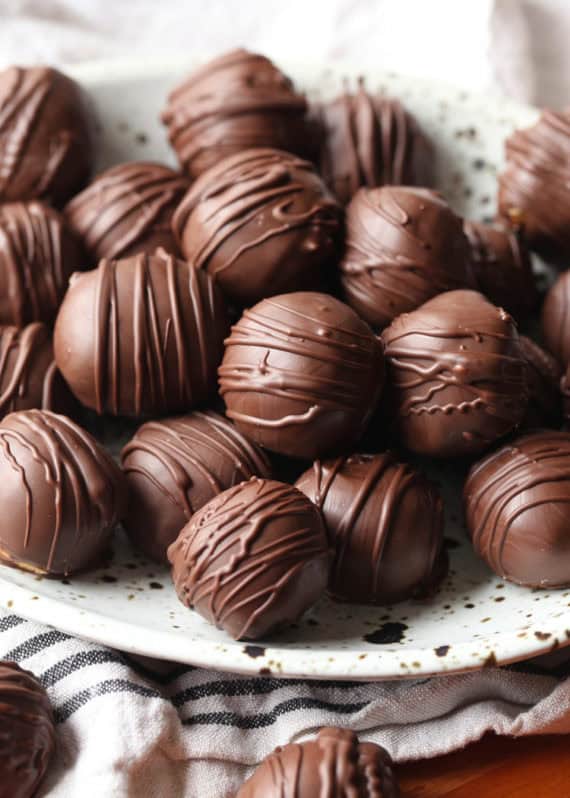 Easy No Bake Peanut Butter Balls Recipe