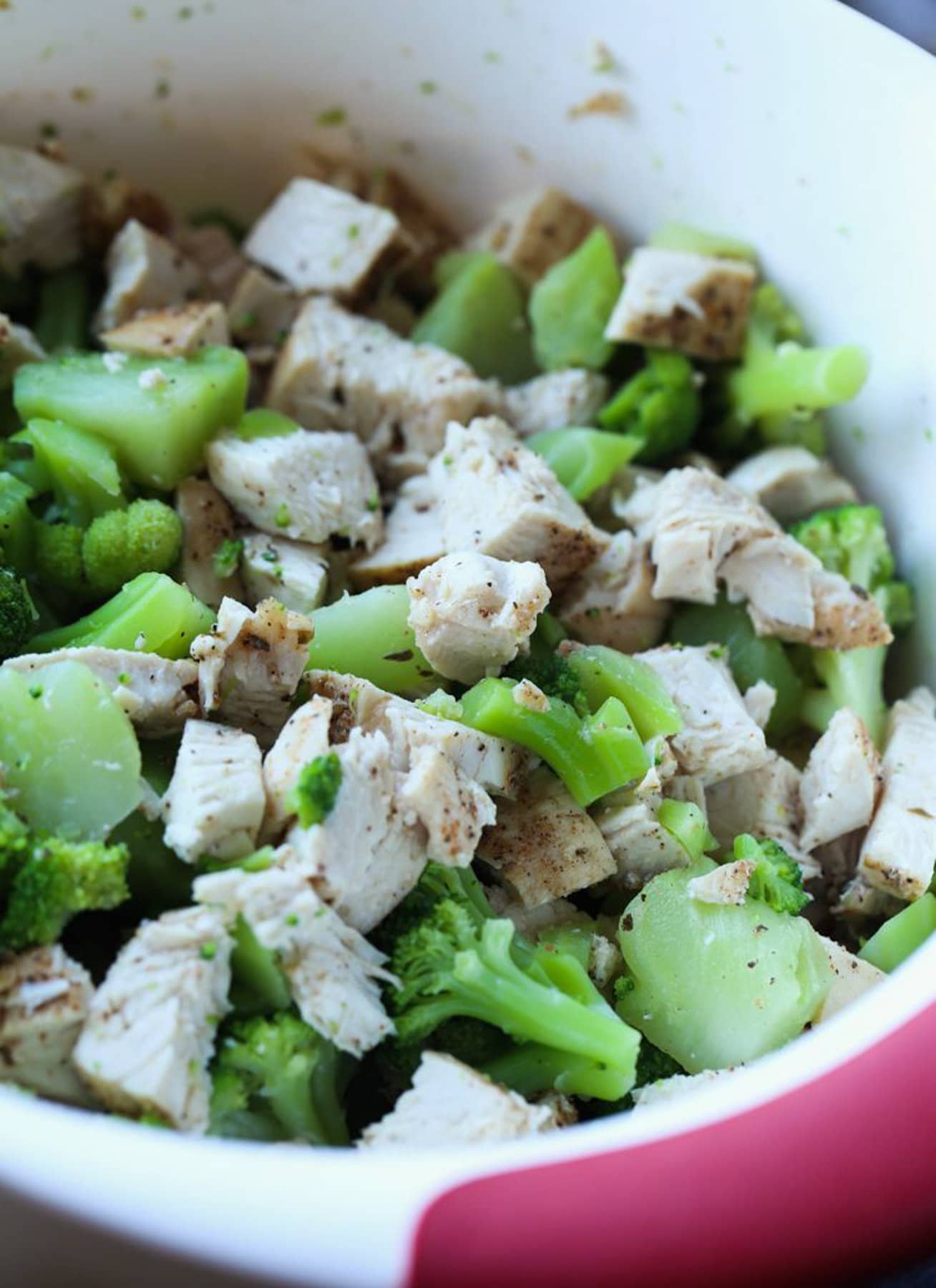 Grilled Chicken and lettuce in a bowl