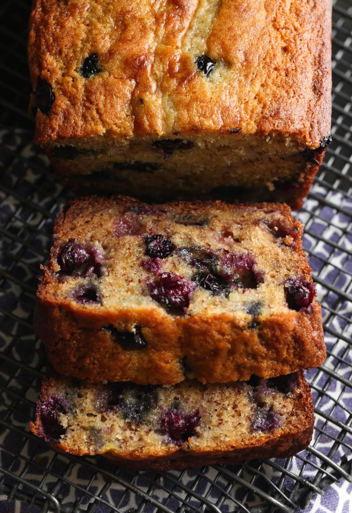 Top-down picture of blueberry banana bread sliced