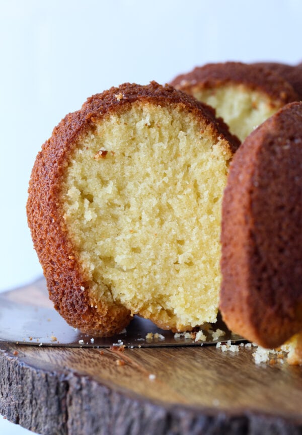 Easy Old Fashioned Pound Cake Recipe - Only 4 Ingredients!