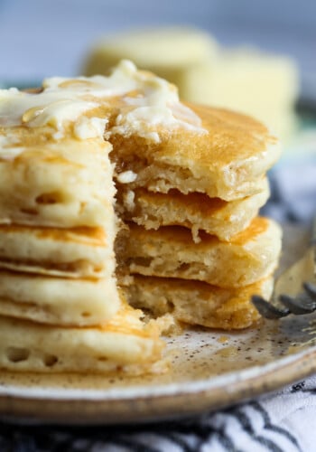 Homemade Fluffy Buttermilk Pancakes Recipe
