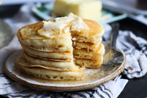 Homemade Fluffy Buttermilk Pancakes 