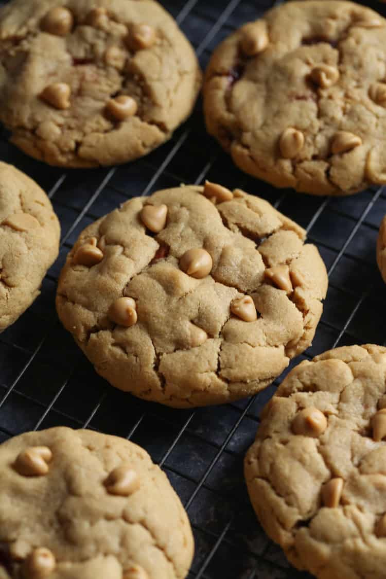 Peanut Butter and Jelly Cookies | Cookies and Cups