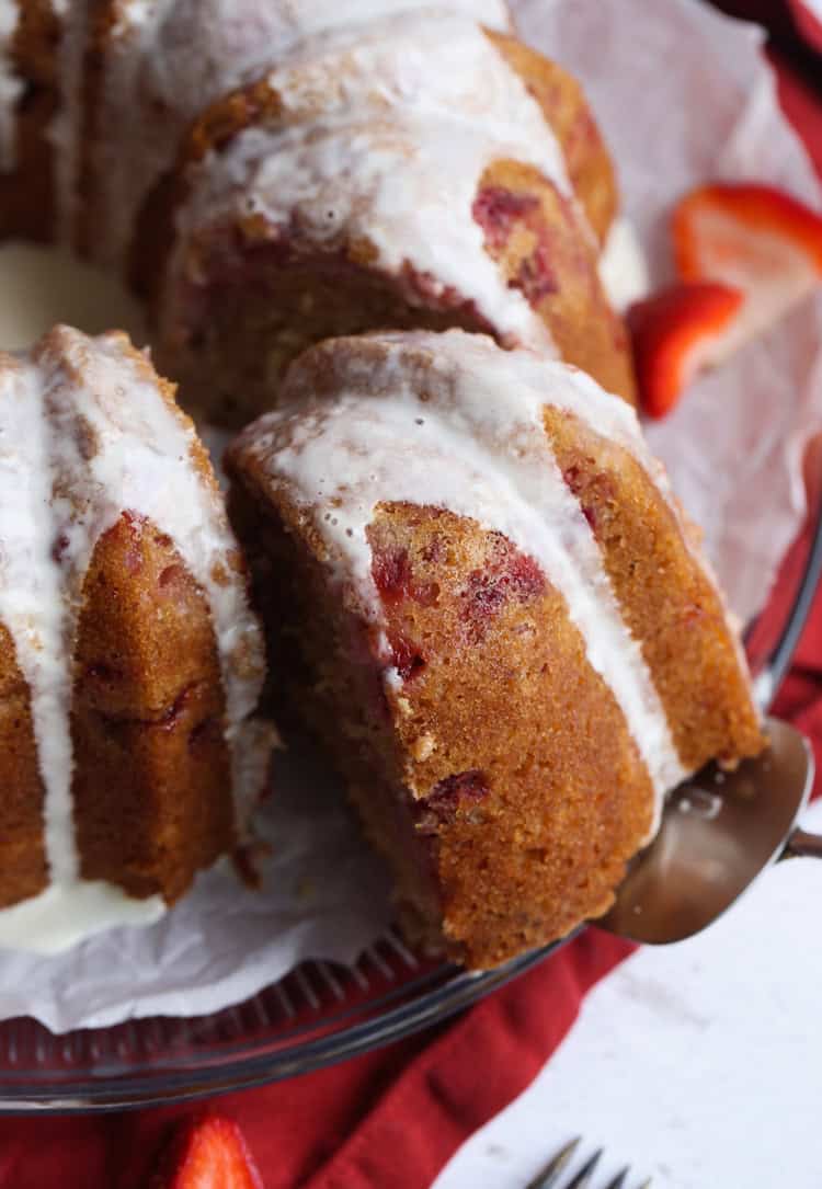 Easy Strawberry Pound Cake with fresh strawberries