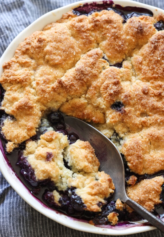 Easy Blueberry Cobbler Recipe | Cookies and Cups