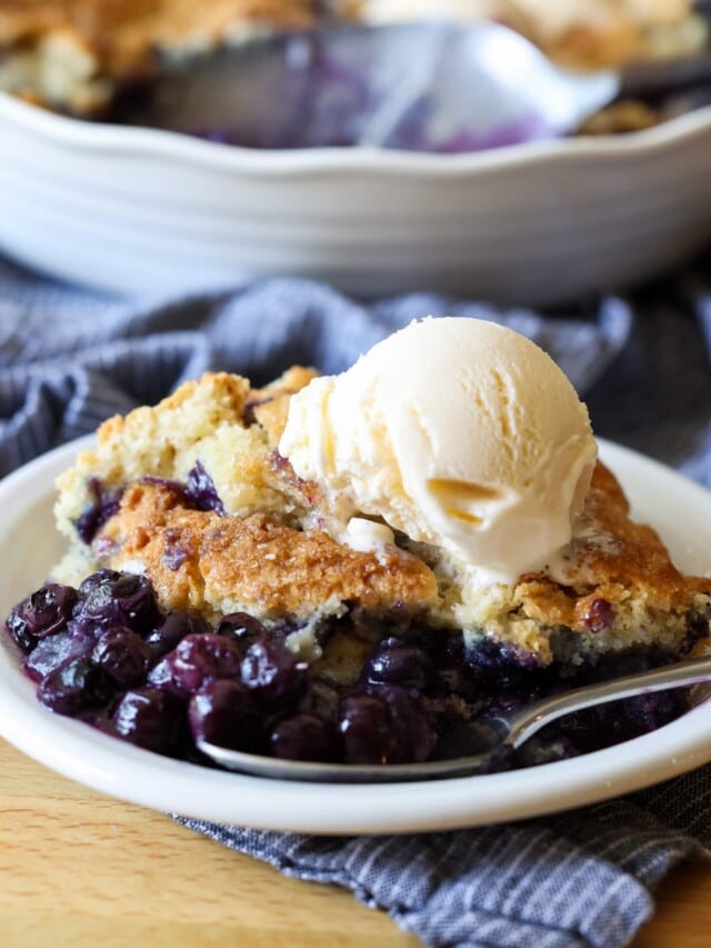 Blueberry Cobbler - Cookies and Cups