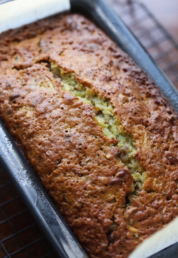 Easy and Delicious Zucchini Bread Recipe | Cookies and Cups