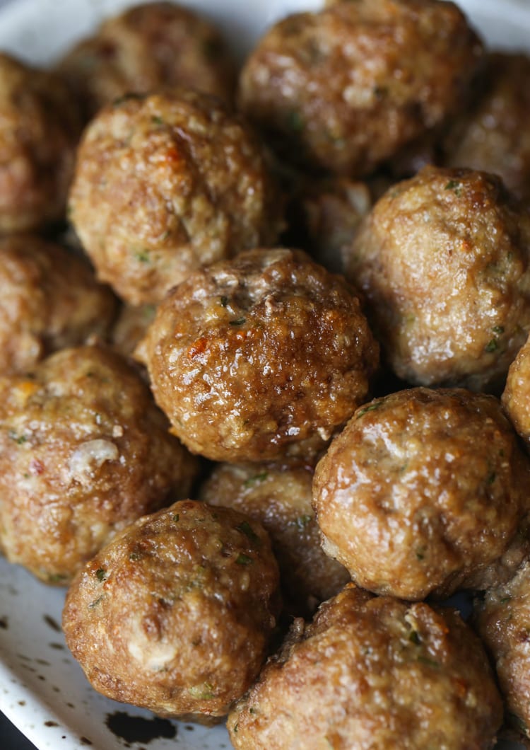 Baked Meatballs - An Easy Meatball Recipe | Cookies and Cups